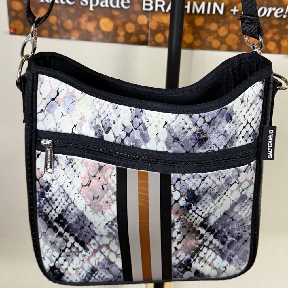preneLOVE Classic Neoprene Messenger Bag. Excellent condition.
